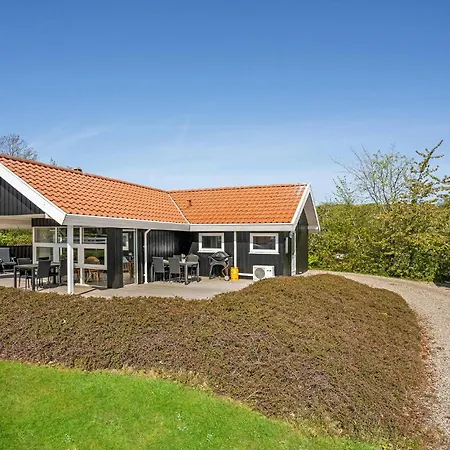 Nice In Haderslev With Kitchen Kelstrup Strand